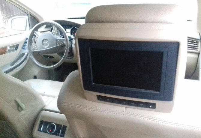 Benz E350 - Interior
